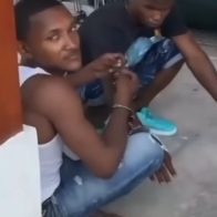 PN apresa jóvenes que asaltaron a turistas en Bávaro
