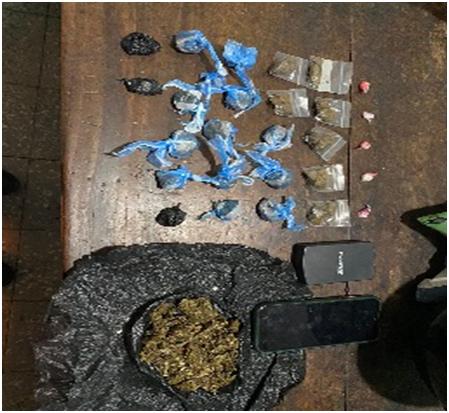 Detienen tres personas y ocupa presunta droga en operativos en Santiago.