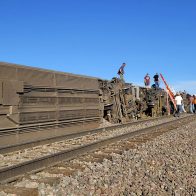 Múltiples heridos al descarrilar un tren tras chocar contra un camión en EEUU