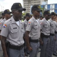 Director General de la Policía Nacional instruye a miembros a ir a misa y cultos