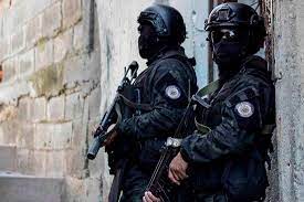 La Fiscalía de Venezuela imputa a 10 policías por extorsión a campesinos