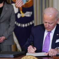 Juez de Texas bloquea las prioridades de deportación del Gobierno Biden