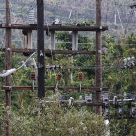 Aprueban 600 millones de dólares para restaurar red eléctrica de Puerto Rico