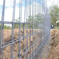 Abinader declara de utilidad pública franja de 200 metros para construir muro
