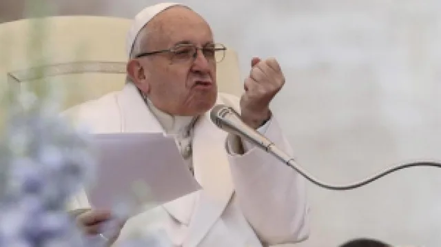 El papa condena la "lacra" de la explotación infantil