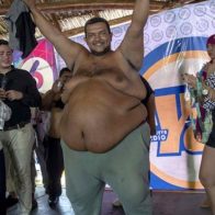 Hombre con barriga de 144 centímetros gana un concurso de gordos en Nicaragua