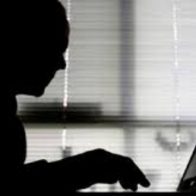 Detienen a joven de 21 años acusado de explotación sexual de menores
