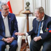 Presidente recibe a Delio Gómez Ochoa, único sobreviviente de la expedición del 14 de junio