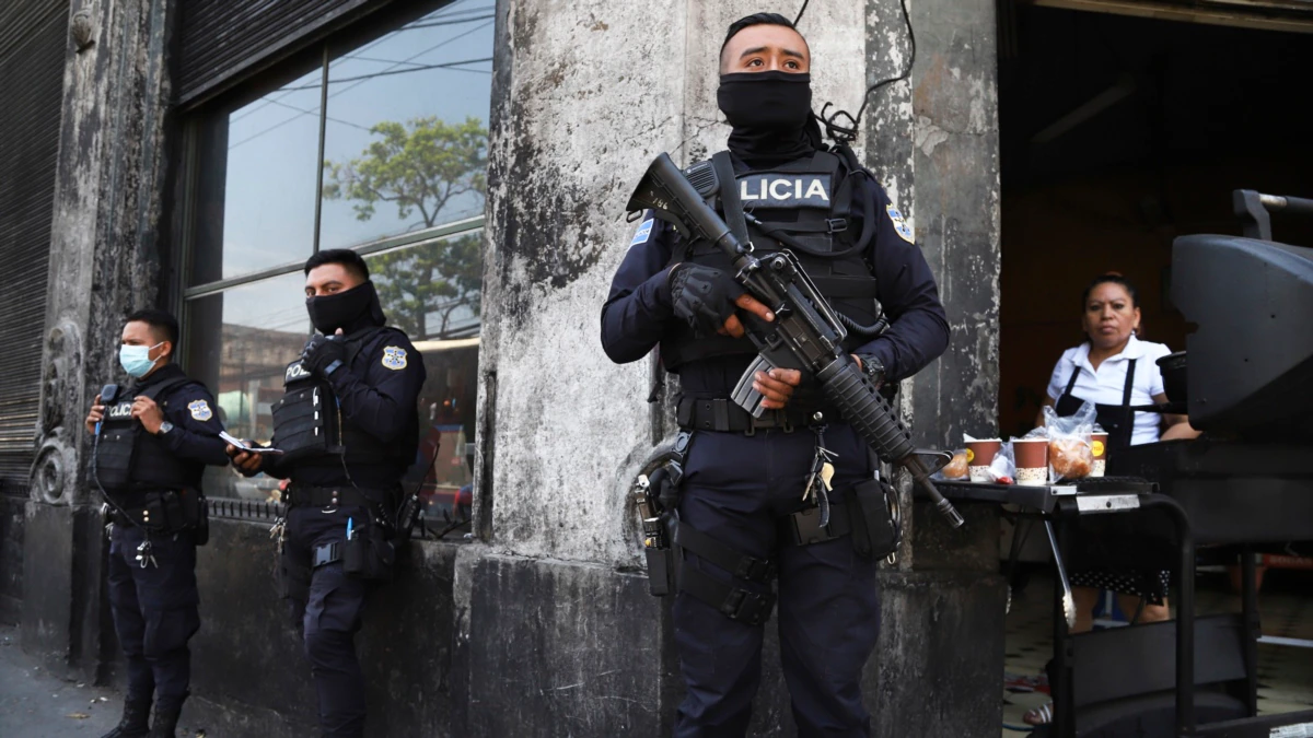 Tiroteo de pandilleros y Policía deja 3 muertos y 10 detenidos en El Salvador