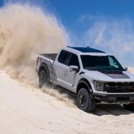 Ford lanza camioneta de alto rendimiento F-150 Raptor R con 700 caballos