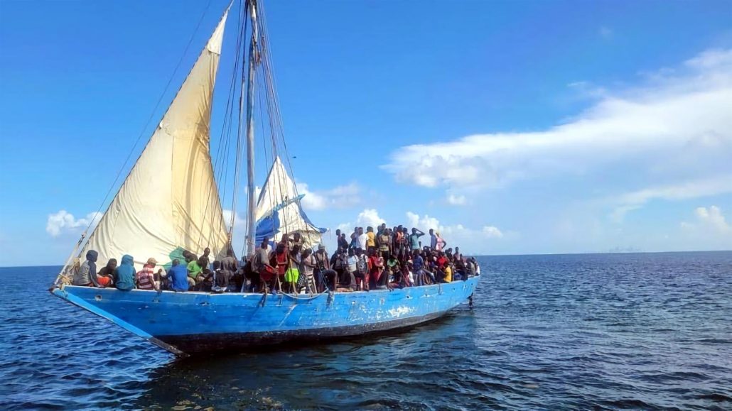 EEUU intercepta bote con cerca de 100 inmigrantes al sureste de Florida