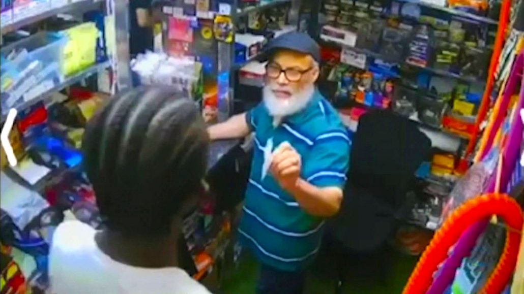 Piden retirar cargos a bodeguero que mató a su agresor en Nueva York