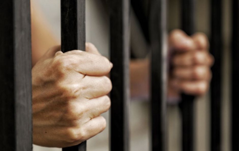Envían a prisión a hombre acusado de estafas por 283 millones