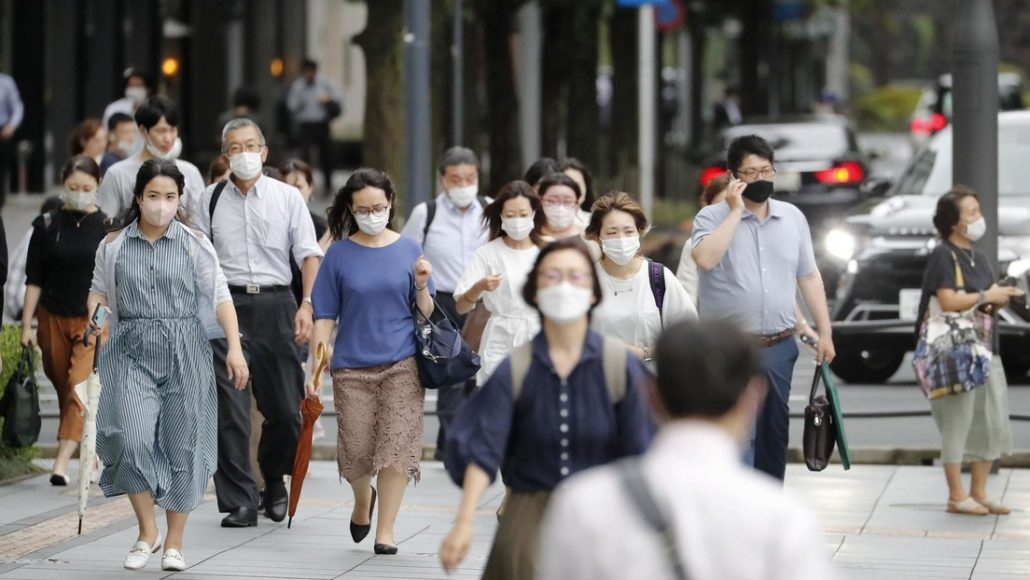 OMS advierte que pandemia por Covid-19 "no ha terminado y que el virus se esparce libremente"