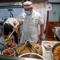 Empleado de restaurante cocina