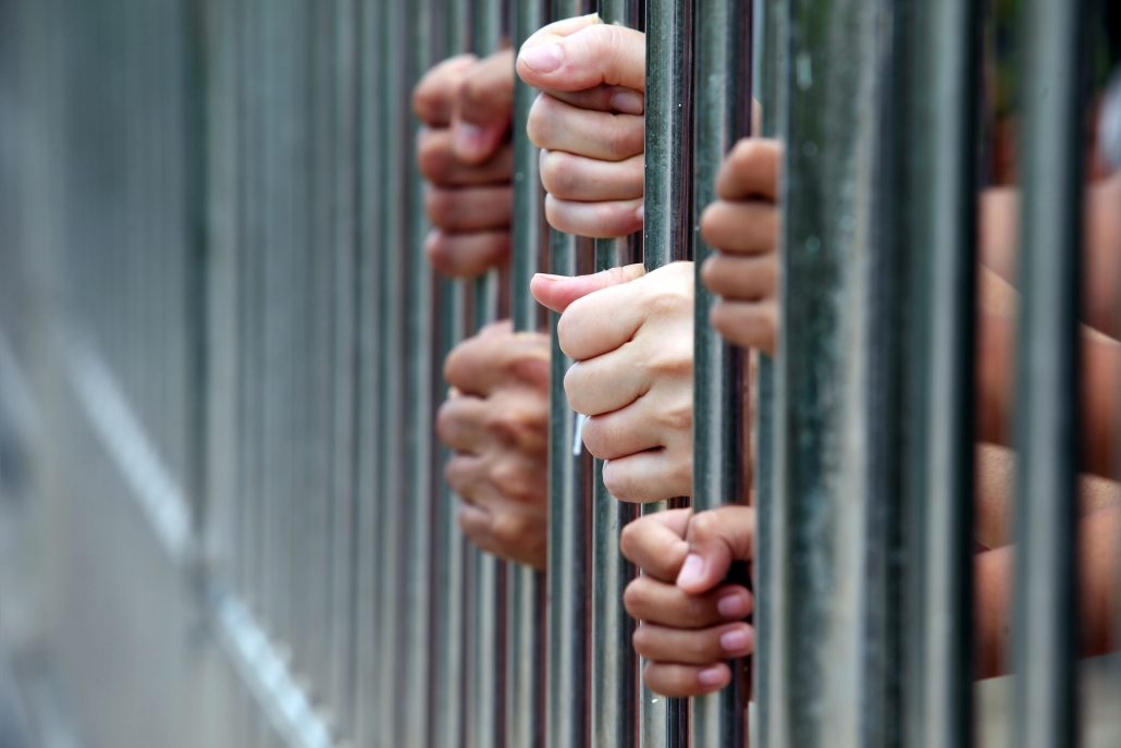 Envían a prisión a dos militares y cuatro civiles acusados de narcotráfico internacional