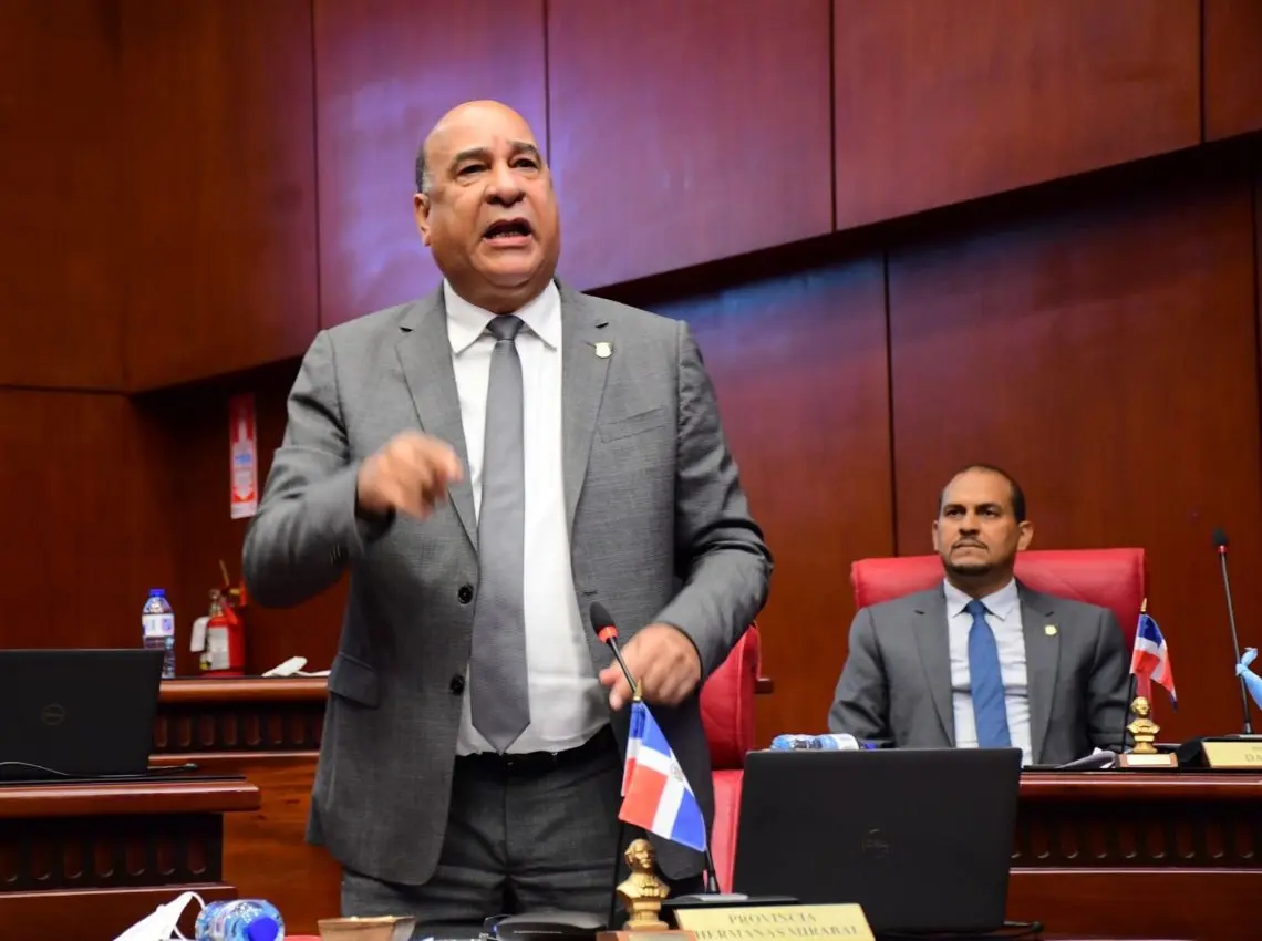 Bauta Rojas dice Senado aprobó Ley de Extinción de Dominio por presión de Embajada de EEUU