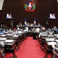 Diputados buscan elevar la “gracia navideña” a 2,000 dólares 