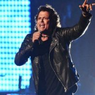 Carlos Vives hace homenaje a música latina en primer concierto en España