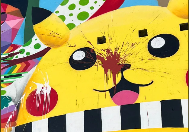 Lanzan pintura contra el Pikachu que el artista español Okuda dibujó en Quito