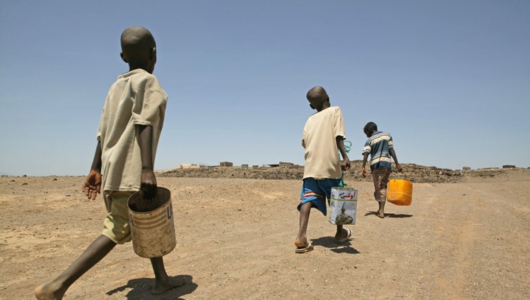 Mil millones de niños viven en 33 países con alto riesgo de impacto climático