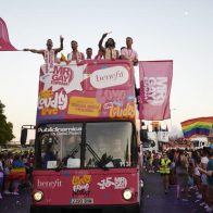 El colectivo LGTBI se reivindica frente al odio en la gran marcha de Madrid