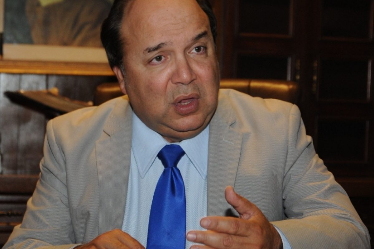Vinicio dice que Macarrulla debe renunciar por implicación de su hijo en Operación Medusa