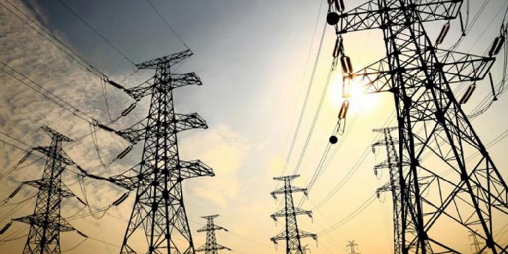 Gobierno de Chile dice que "compensará" a familias por cobros extra en cuentas de la luz