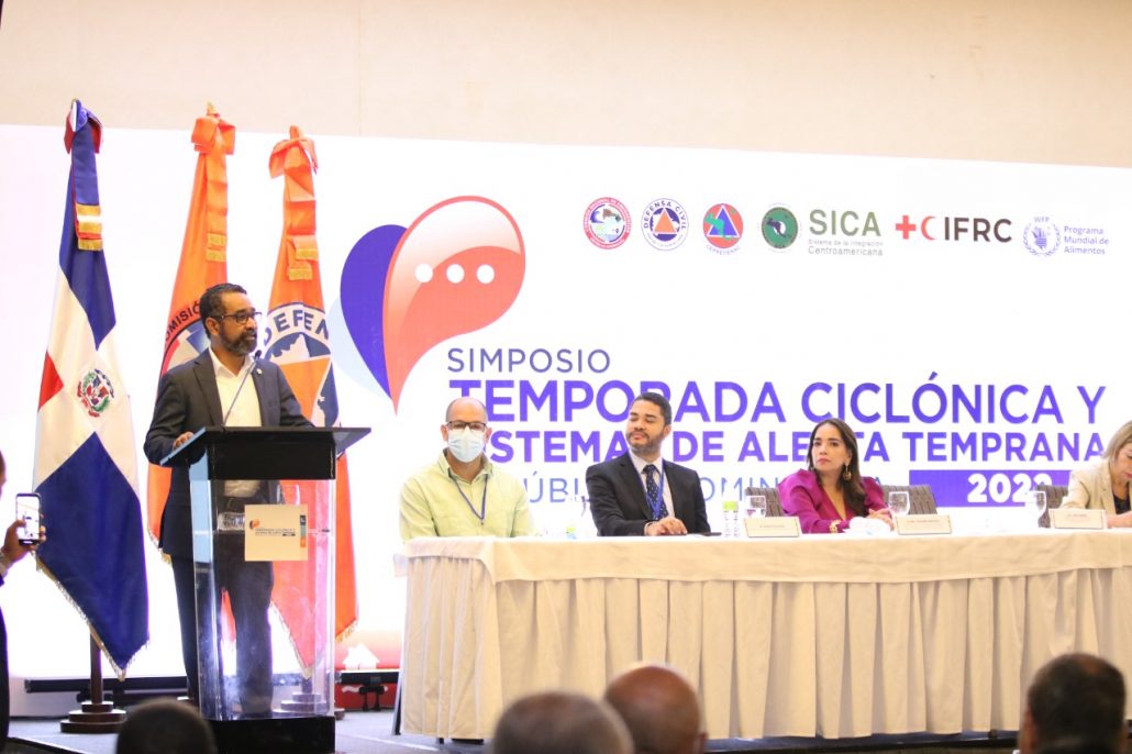 CNE y Defensa Civil promueven sistemas de alerta temprana para salvar vidas ante inundaciones