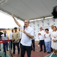 Abinader asegura ayudas sociales buscan mitigar efectos locales de crisis internacional