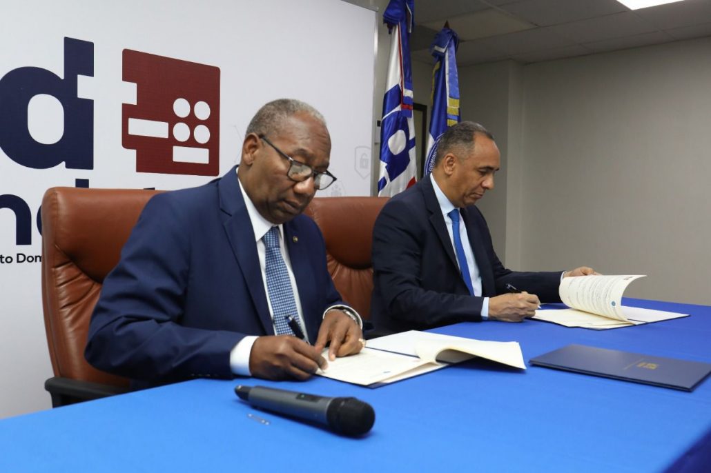 Indotel y UASD firman acuerdo de cooperación