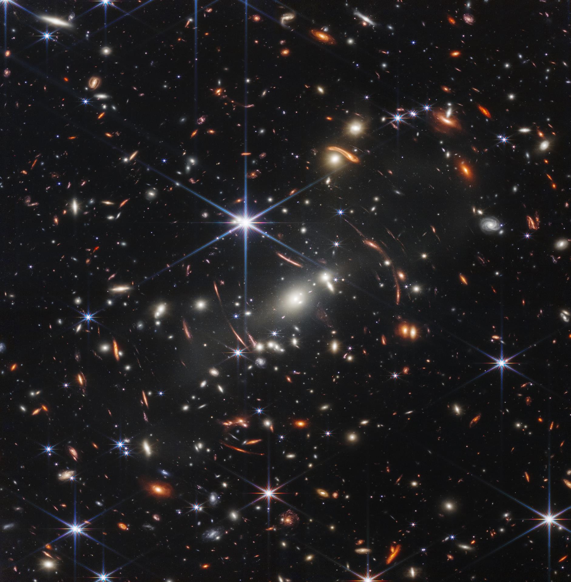 NASA revela "una pequeña porción del universo" con la primera imagen del Webb