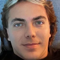 Cristian Castro presume extravagante 'look' y desata críticas en redes