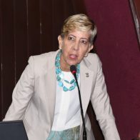 Ginette Bournigal arremete contra funcionarios