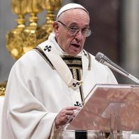 Papa Francisco: "Estamos viviendo la Tercera Guerra Mundial a pedacitos"