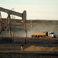 El petróleo de Texas se dispara un 4,3% y cierra en 102,73 dólares el barril