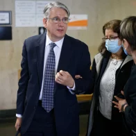 Declaran culpable neurólogo argentino en EEUU por abusar sexualmente de pacientes