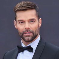 Ricky Martin lanza disco "Play" en medio de polémica