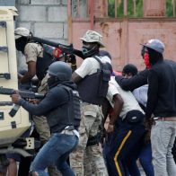 Policía haitiana mata a 9 integrantes de bandas armadas y hiere a otros 13