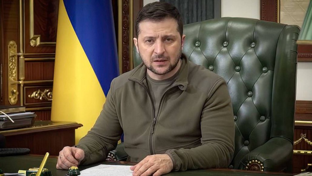 Zelenski dice no es realista negociar en medio de la invasión