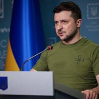 Zelenski pide ser cauto con Rusia tras salida del primer barco con cereales