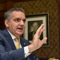 Neney Cabrera integra a comunicadores como observadores licitaciones Propeep