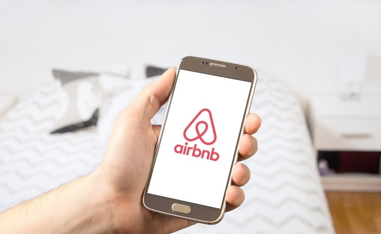 Airbnb retira de su oferta casa que incluía "una cabaña de esclavos de 1830"