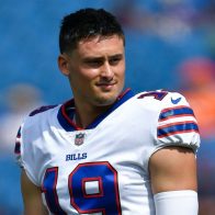 Acusan a jugador de la NFL de participar en violación a una joven