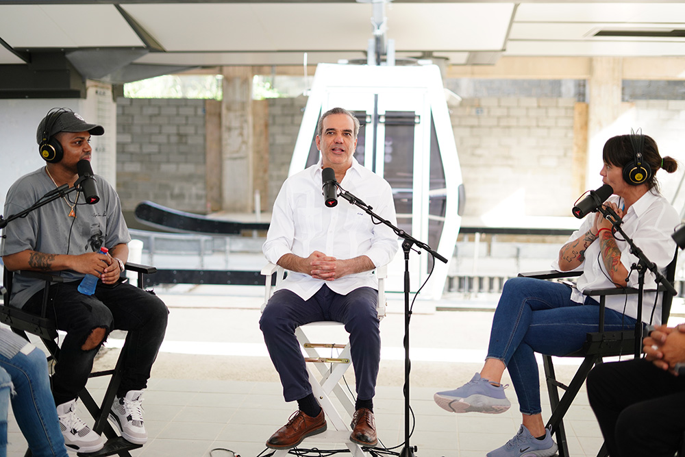 Luis Abinader niega que su gobierno sea de popis