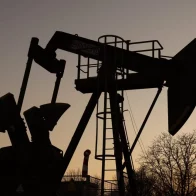 Petróleo de Texas pierde un 2,3% y cierra por debajo de los 90 dólares
