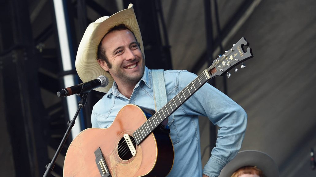 Encuentran muerto al cantante Luke Bell tras ser reportado como desaparecido
