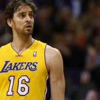 Los Lakers anuncian la retirada del número 16 de Pau Gasol