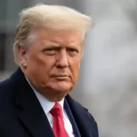 Juez decidirá si publica razones del registro a vivienda de Trump sin datos sensibles