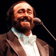 Hollywood coloca estrella de Pavarotti 15 años después de su muerte